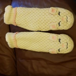 Jane and Bleecker adorable fuzzy warm socks